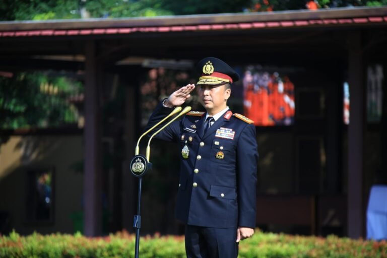 Kadivhumas Polri Pimpin Upacara Peringatan Hari Bela Negara Ke-75 Kadivhumas Polri Pimpin Upacara Peringatan Hari Bela Negara Ke-75