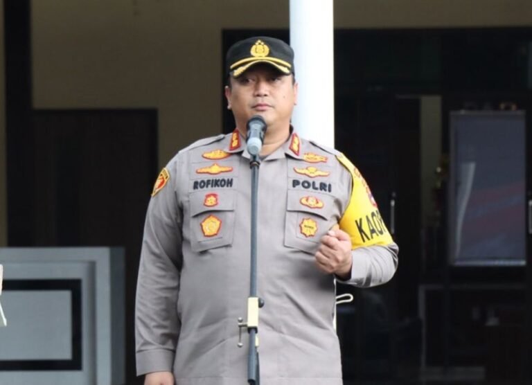 Kapolres Tanah Laut Pimpin Lansung Upacara Sertijab Beberapa Perwira