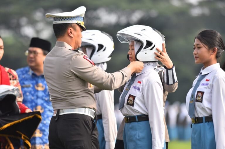 Satlantas Polresta Malang Kota Gelar Apel Besar Bersama 3000 Pelajar Pelopor Keselamatan Berlalu Lintas Satlantas Polresta Malang Kota Gelar Apel Besar Bersama 3000 Pelajar Pelopor Keselamatan Berlalu Lintas