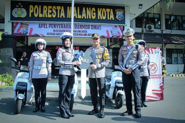 Polresta Malang Kota Tingkatkan Harkamtibmas Luncurkan “Srikandi Makota” dan Dukung Go Green Polresta Malang Kota Tingkatkan Harkamtibmas Luncurkan “Srikandi Makota” dan Dukung Go Green
