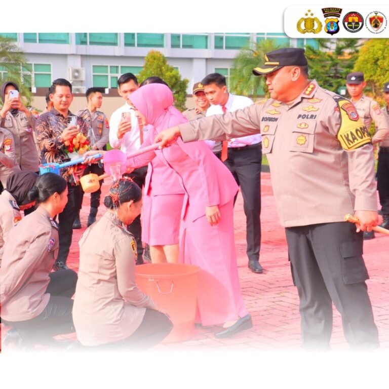 Kapolresta Bulungan Pimpin Upacara Korp Raport Kenaikan Pangkat 42 Personel Polri dan ASN Polri Kapolresta Bulungan Pimpin Upacara Korp Raport Kenaikan Pangkat 42 Personel Polri dan ASN Polri