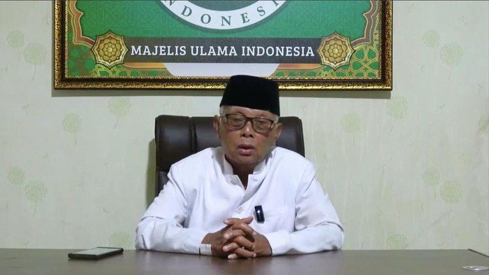 Pojok Baca : Ketum Majelis Ulama Indonesia (MUI) Dukung Polri di Bawah Presiden